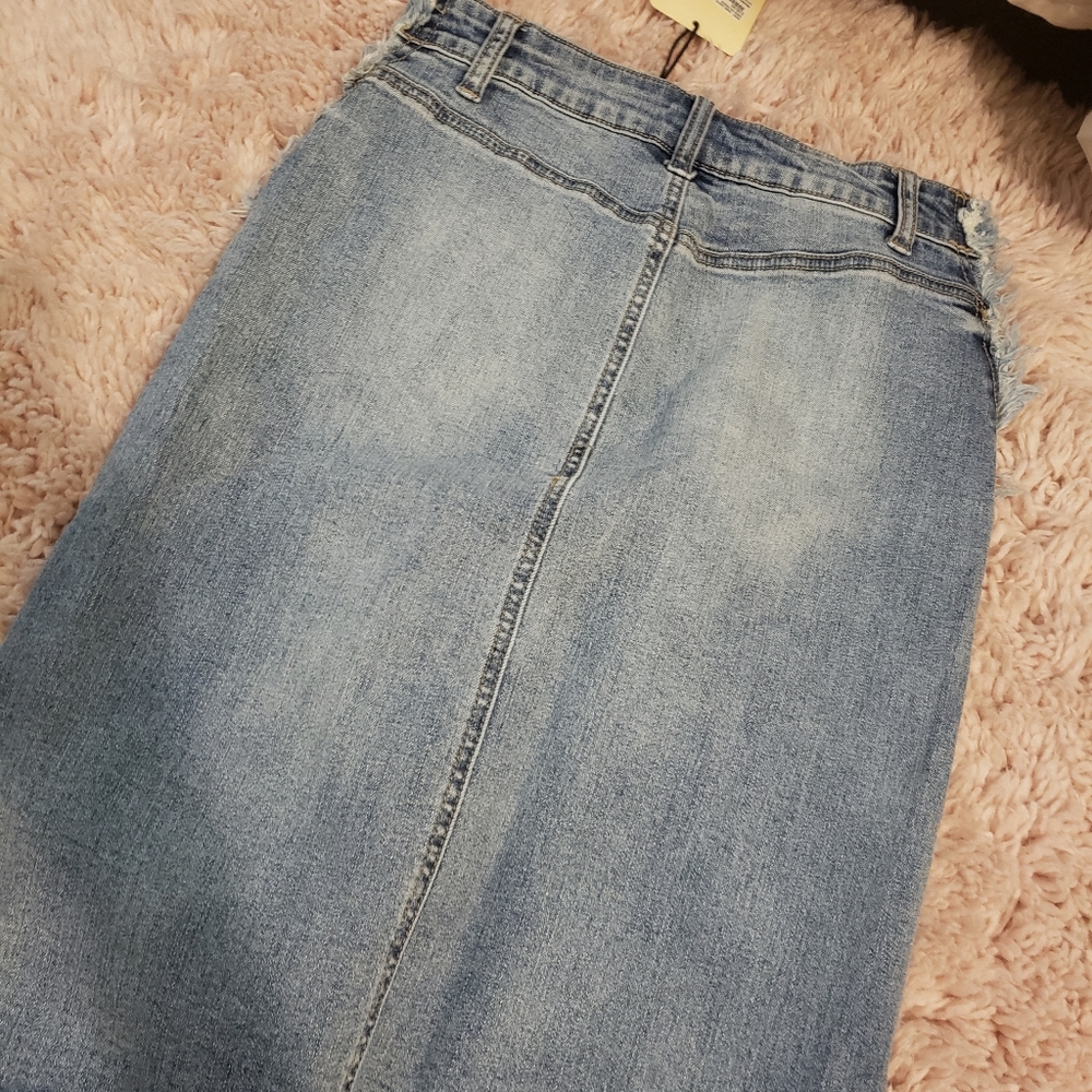 Skirt - Picture 2 of 3